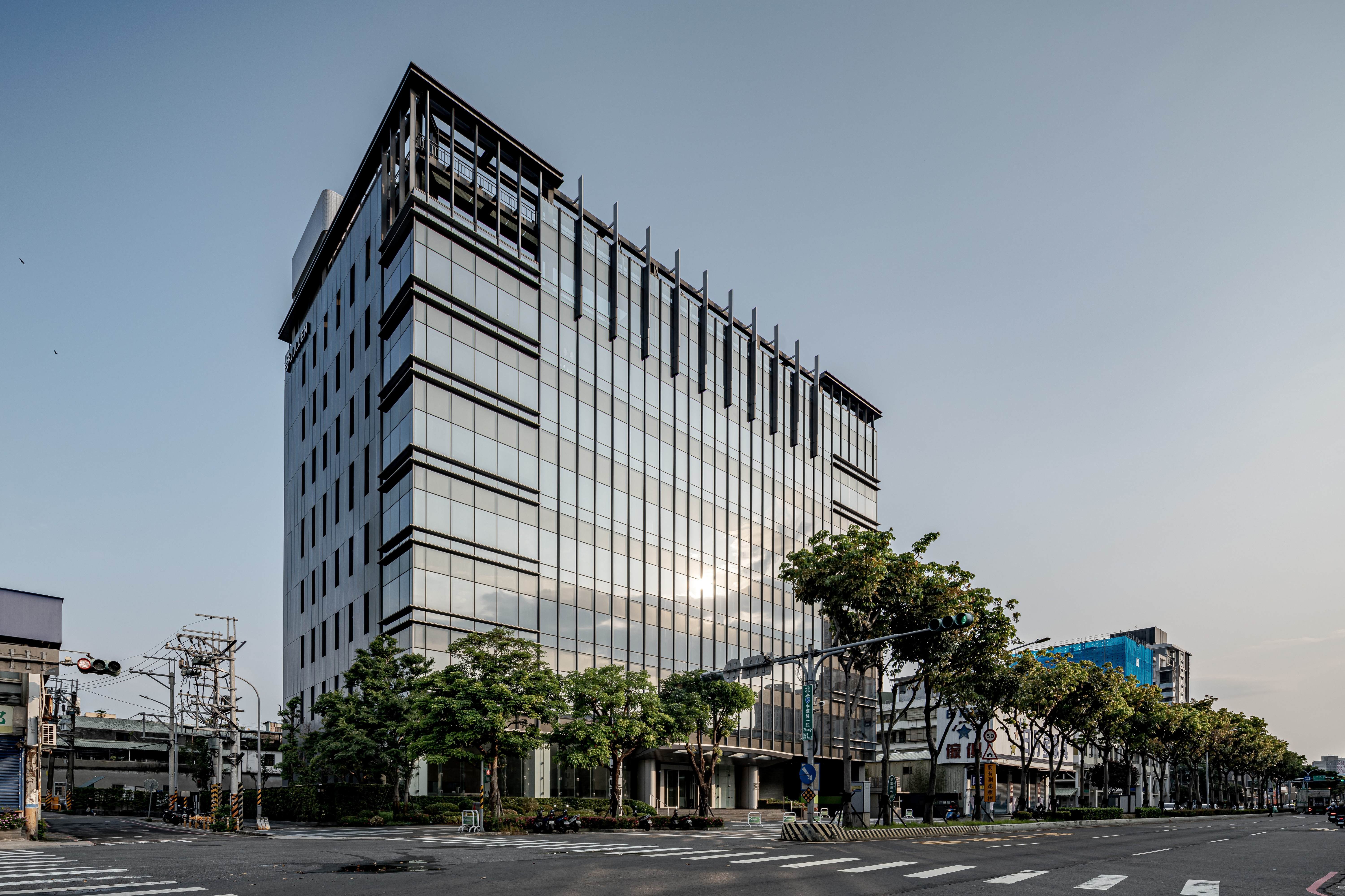巨輪興業企業總部